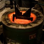 Speedy Melt with molten metal ready to get picked up