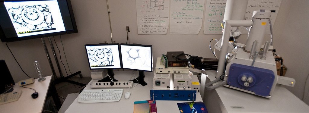 Image of equipment used in micro- and nano- scaled research