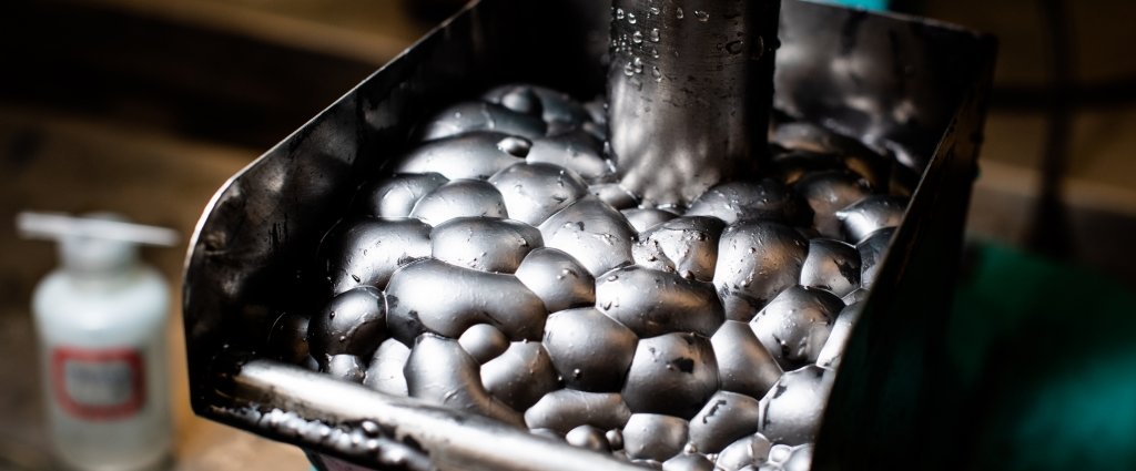 Graphite bubbles form during froth flotation, a technique used in mining engineering, which forces hydrophobic materials to the top as froth (in this case, graphite), and allows valuable cathode materials to sink to the bottom so they can be recovered and recycled.