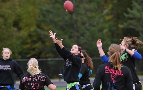 Killer Penguins vs. Delta Zeta in 2009 Homecoming powderpuff action.