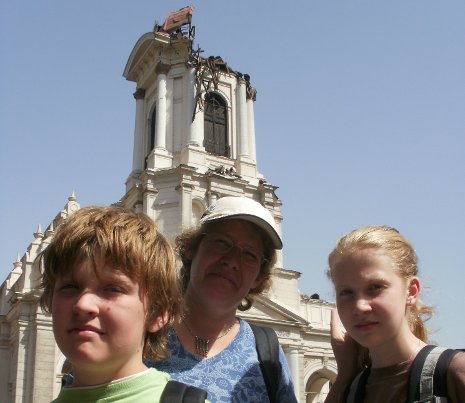 Sam Wallace, Susanna Peters, and Cecilia Wallace in front of the Iglesia de la Divina Providencia in Santiago.