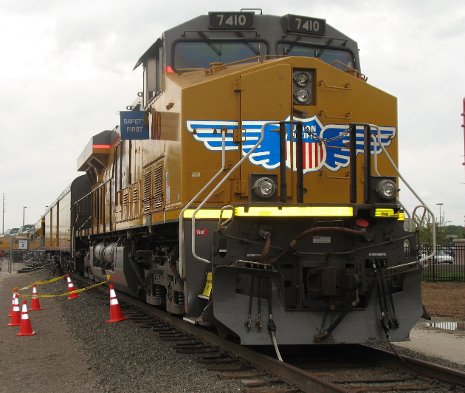  Freight and passenger trains are becoming increasingly important modes of transportation.