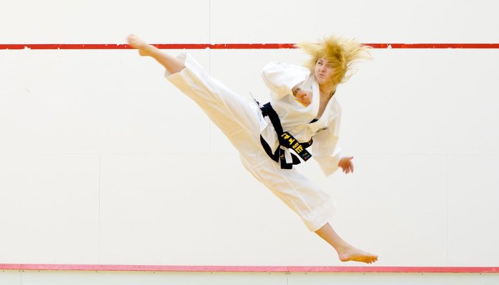 Alyona Zhuravlyova displays her moves.