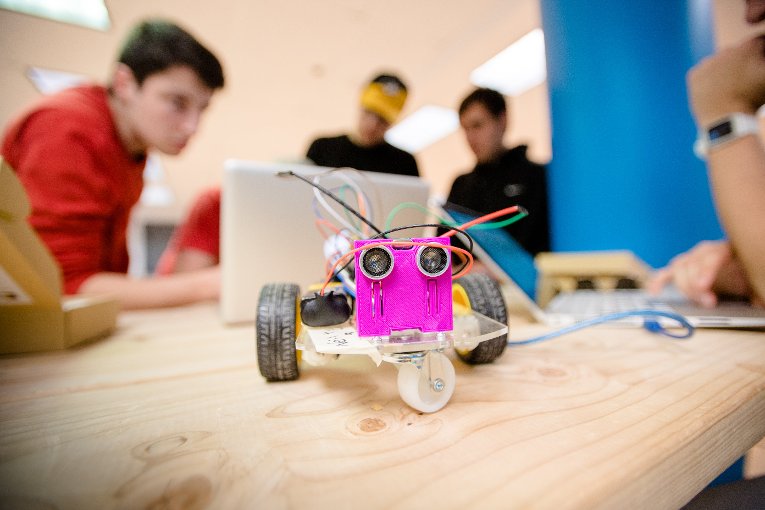 Tech in Ten Pennington Makerspace The Alley is a makerspace on campus where the university community has access to 3-D printing, woodworking, electronics, crafting and sewing.