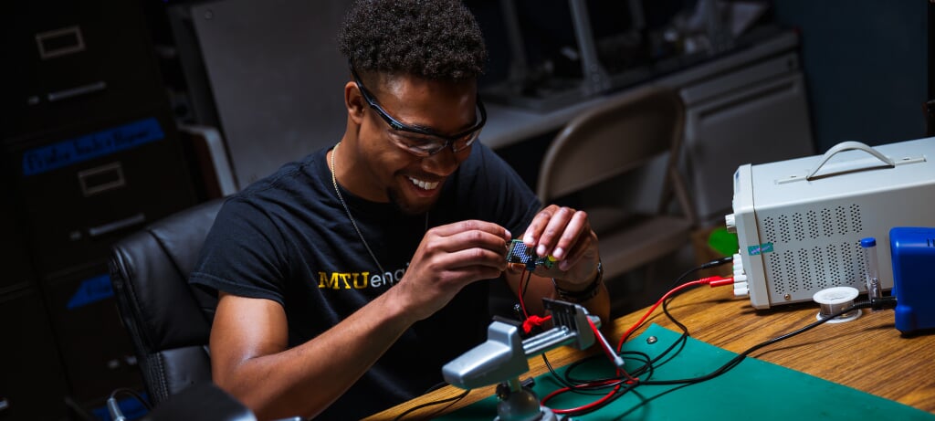 Guest student in electrical engineering lab