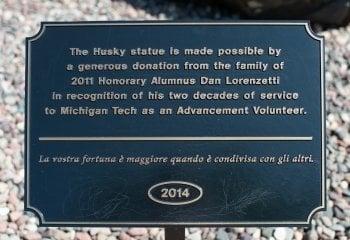 Husky statue donor sign