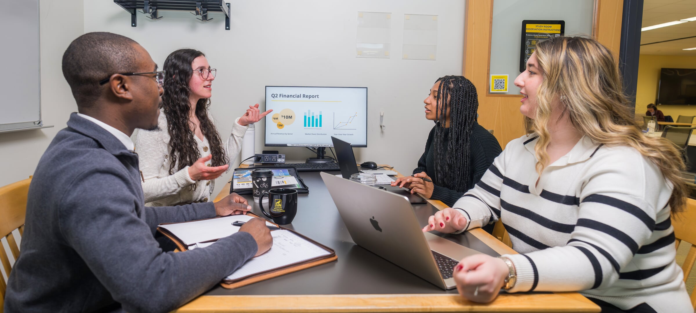 Image of business intelligence analyst dashboard on a virtual screen