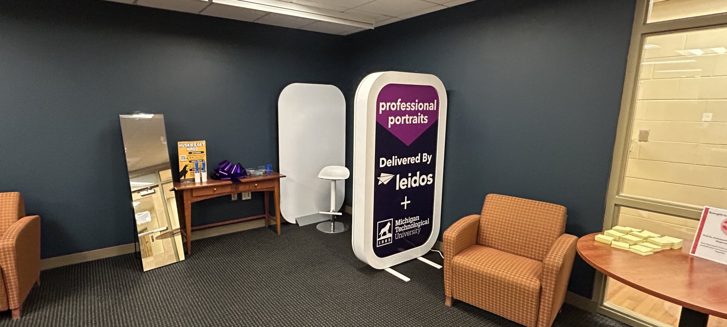Leidos Portrait Lounge