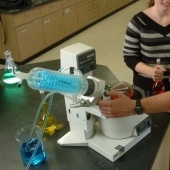 A lab device using a blue chemical