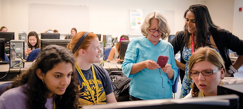 Linda Ott with students in a WiCS summer youth program