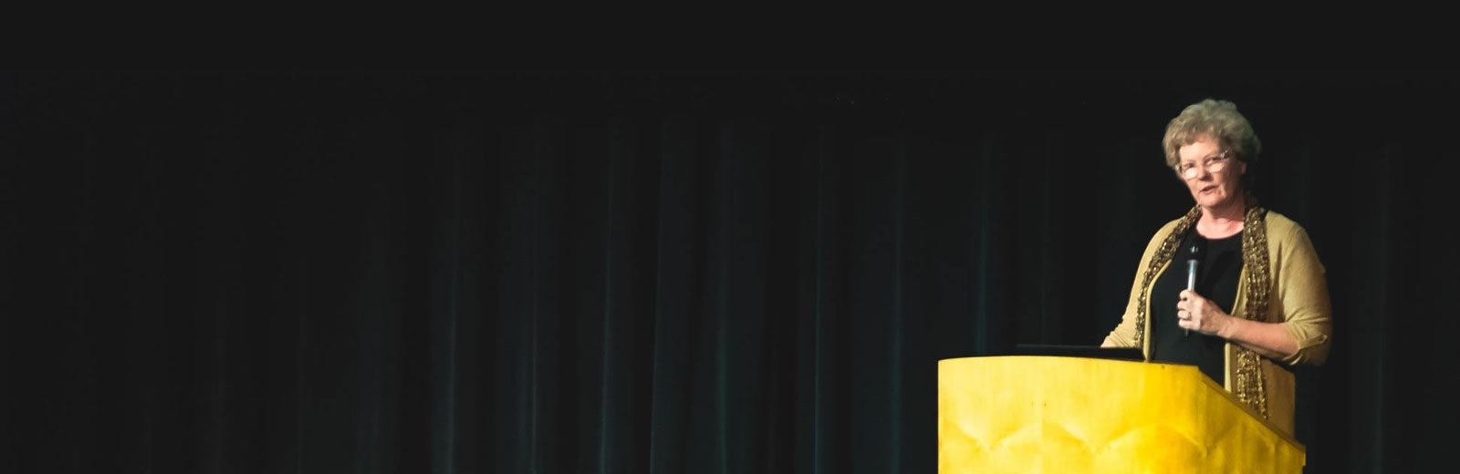 Janet Callahan addresses first-year engineering students.