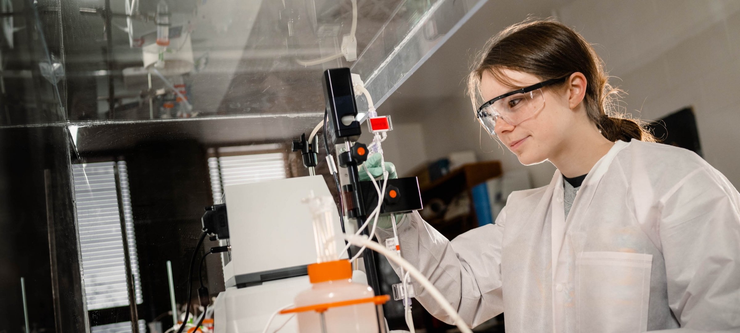 Researcher in a medical lab.