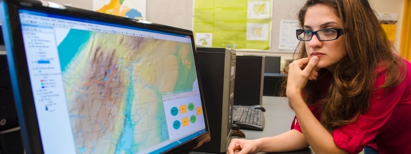 Student working on mapping assignment at the computer