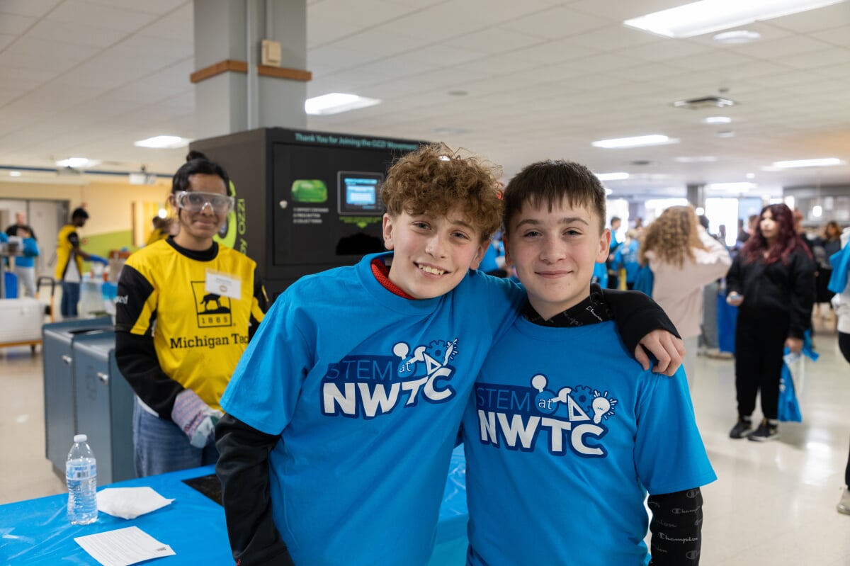 Two SYP students at an event.