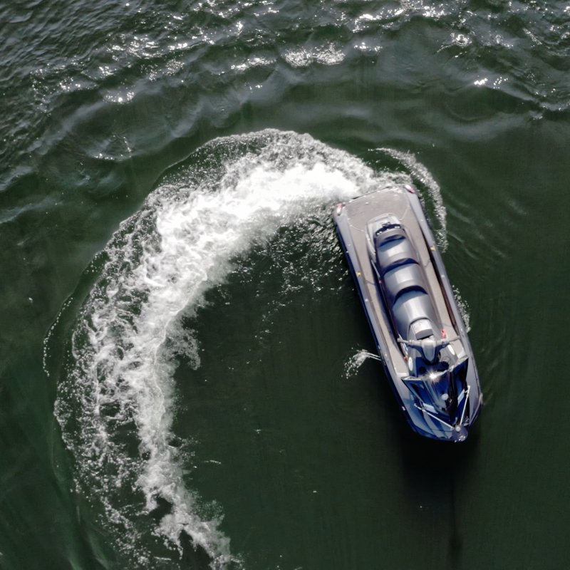 Autonomous Yamaha Waverunner doing a Donut!