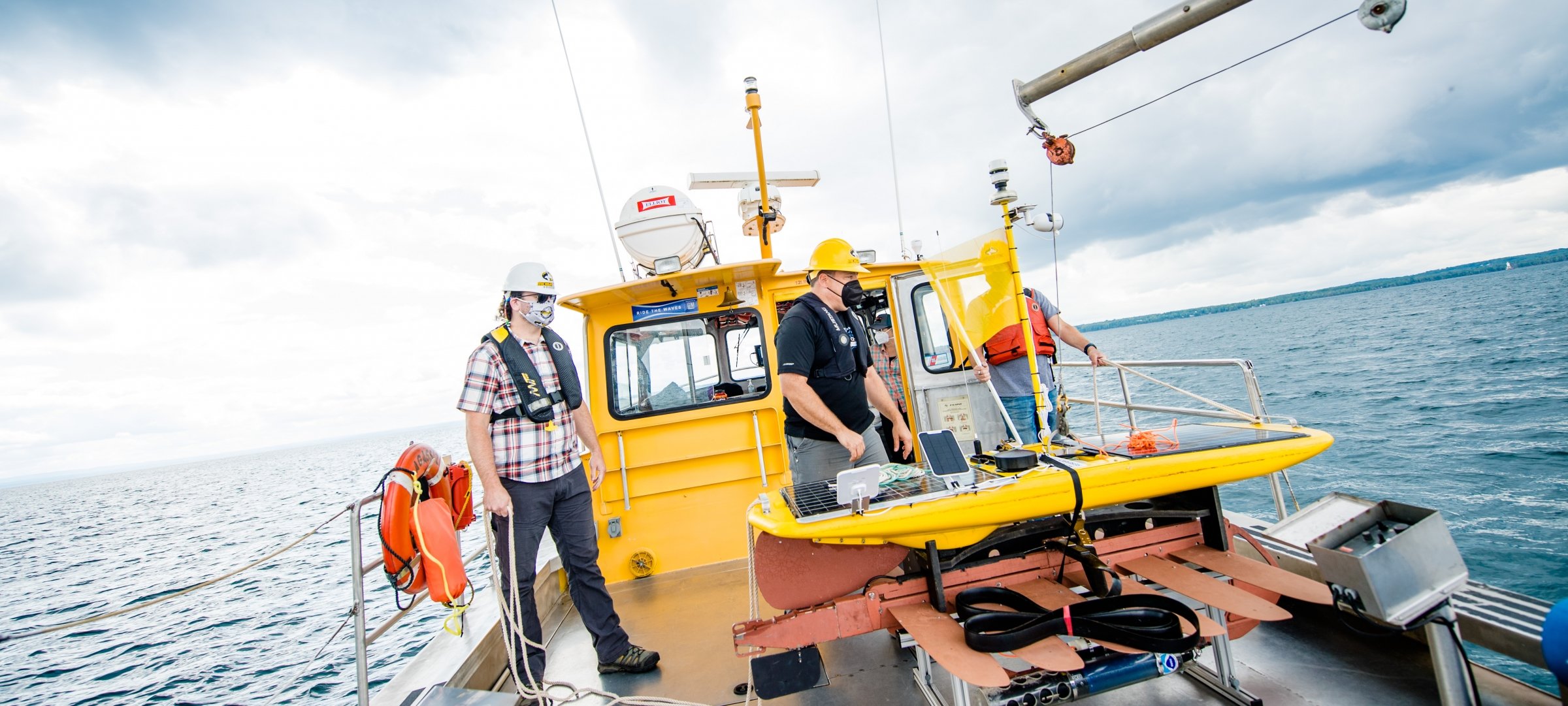 Researchers on the RV Agassiz