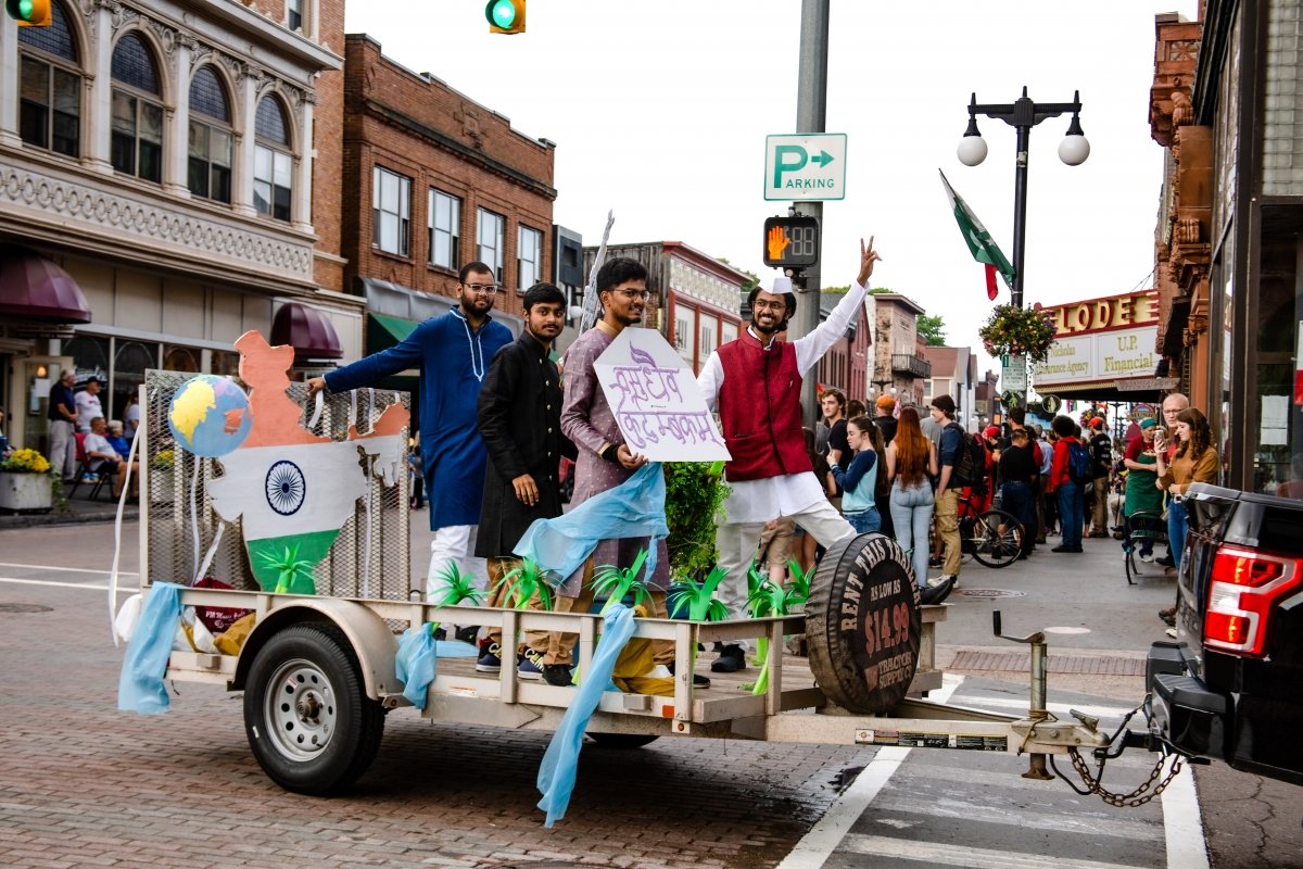 Float built by ISA at 2022 Parade.