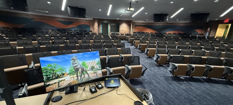 M&M U115 view from front