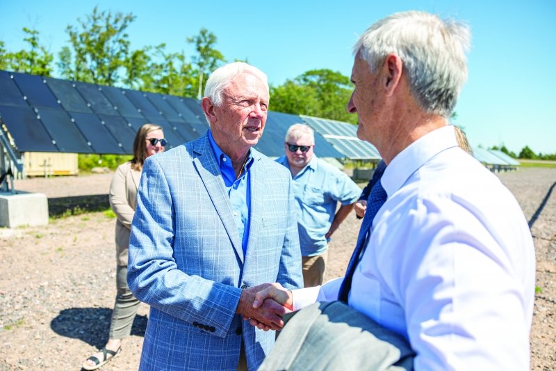 President Koubek shaking hands with Congressman Jack Bergman.