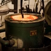 Speedy Melt with molten metal