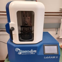 Resodyn Mixer