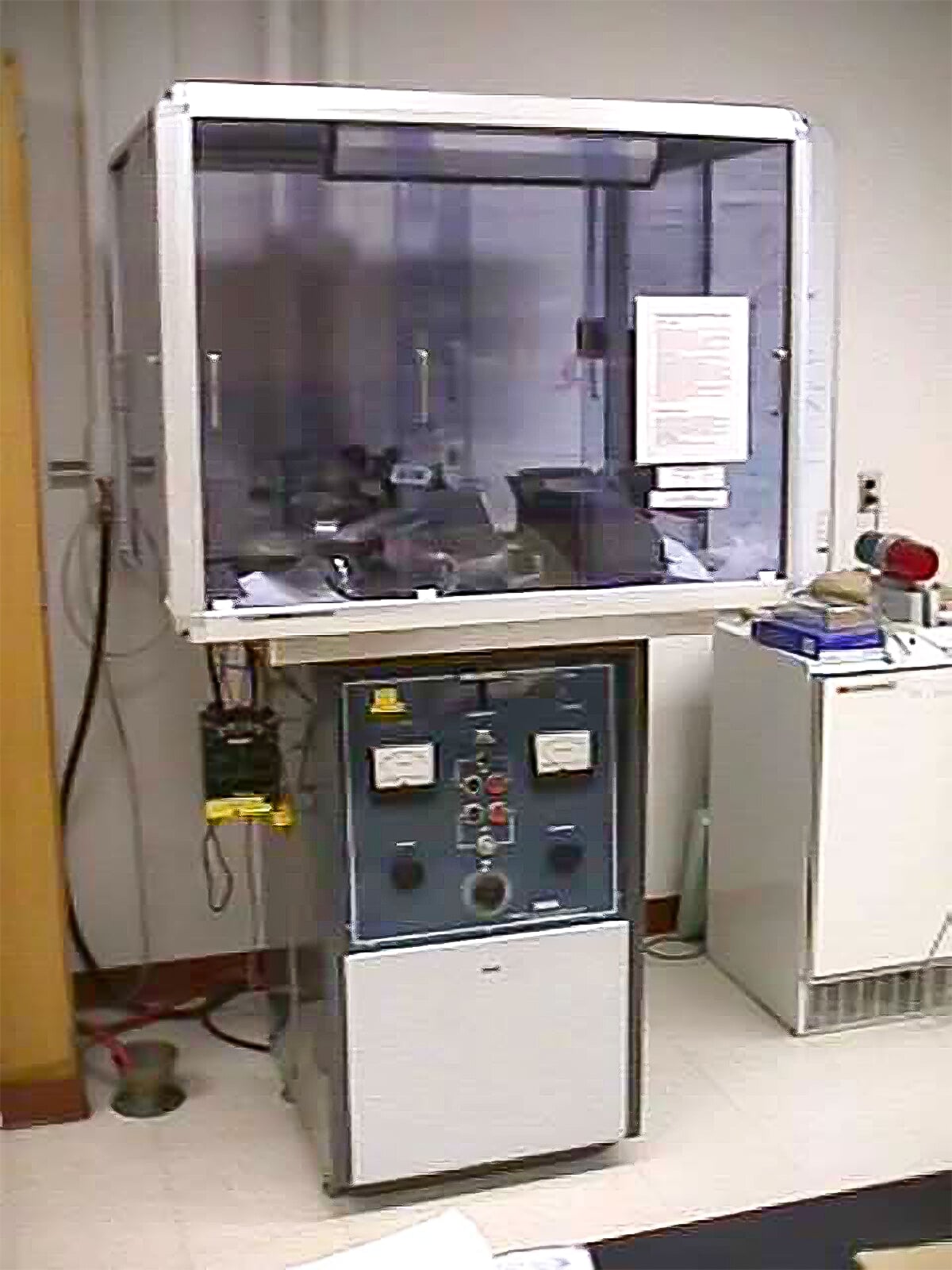 A view of the Philips Laue set up.