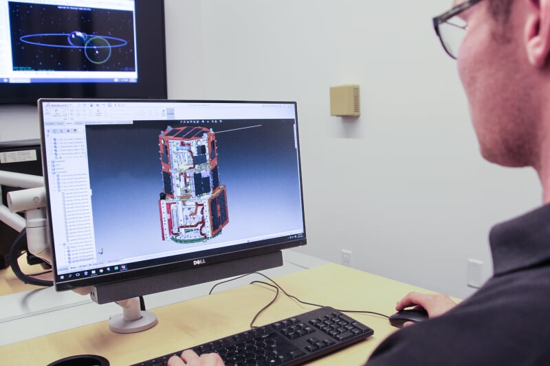 A student works on the Oculus-ASR CAD module