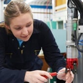 How much do mechanical engineers earn?