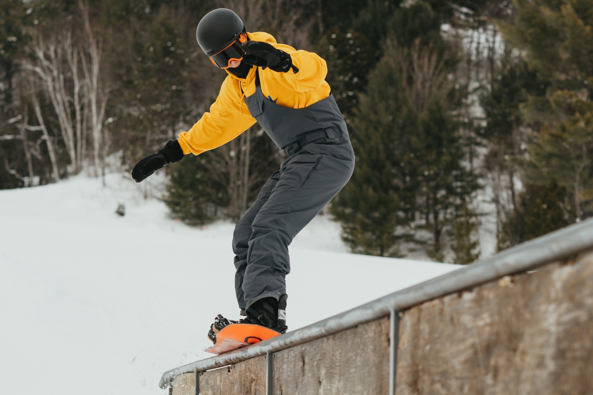 Snowboarder in Terrian Park