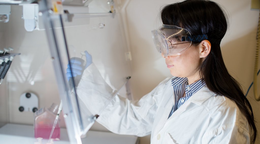 Feng Zhao at work in her lab.