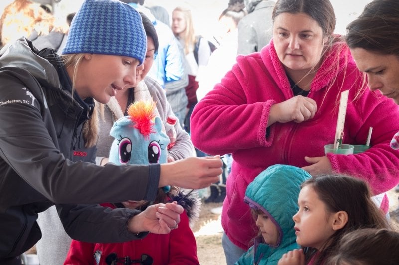 Mind Trekkers conduct science experiments with children