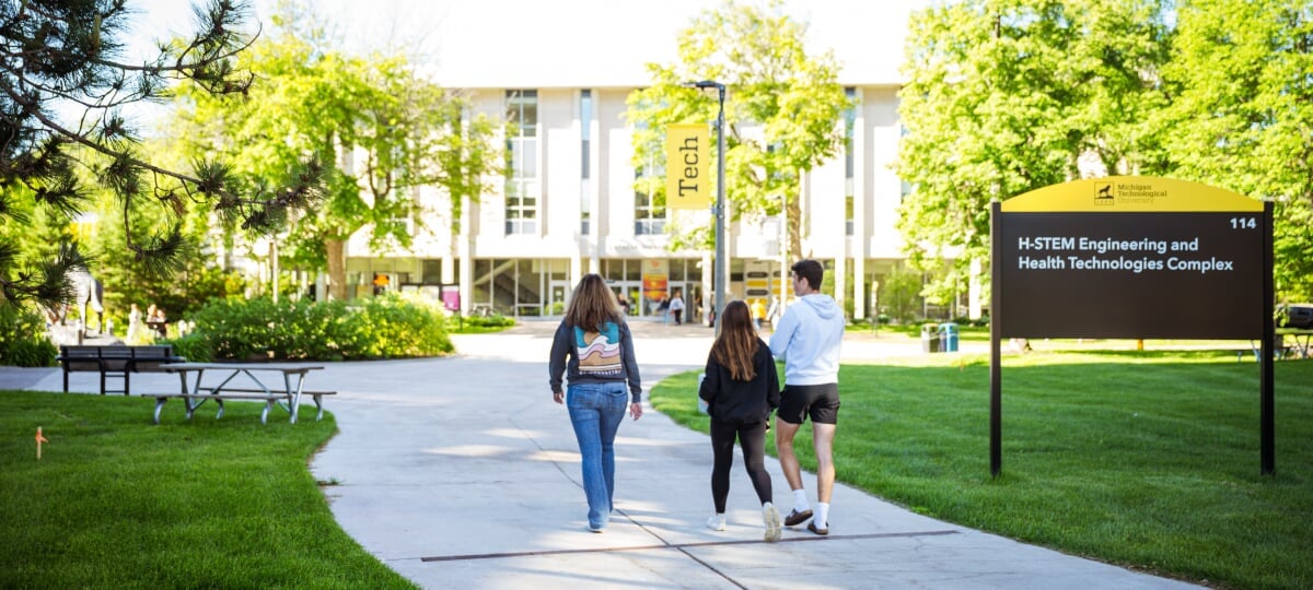 Choosing Tech: Newest Class of Huskies Ready to Run