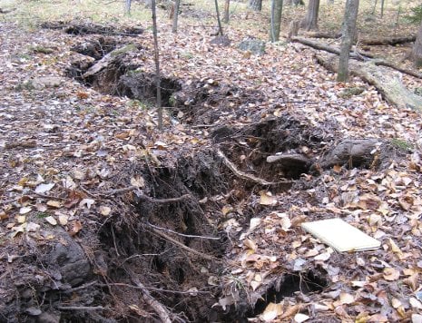 The Menominee Crack opened up in October 2010 and now researchers from Michigan Tech have determined it is a geologic pop-up structure. 