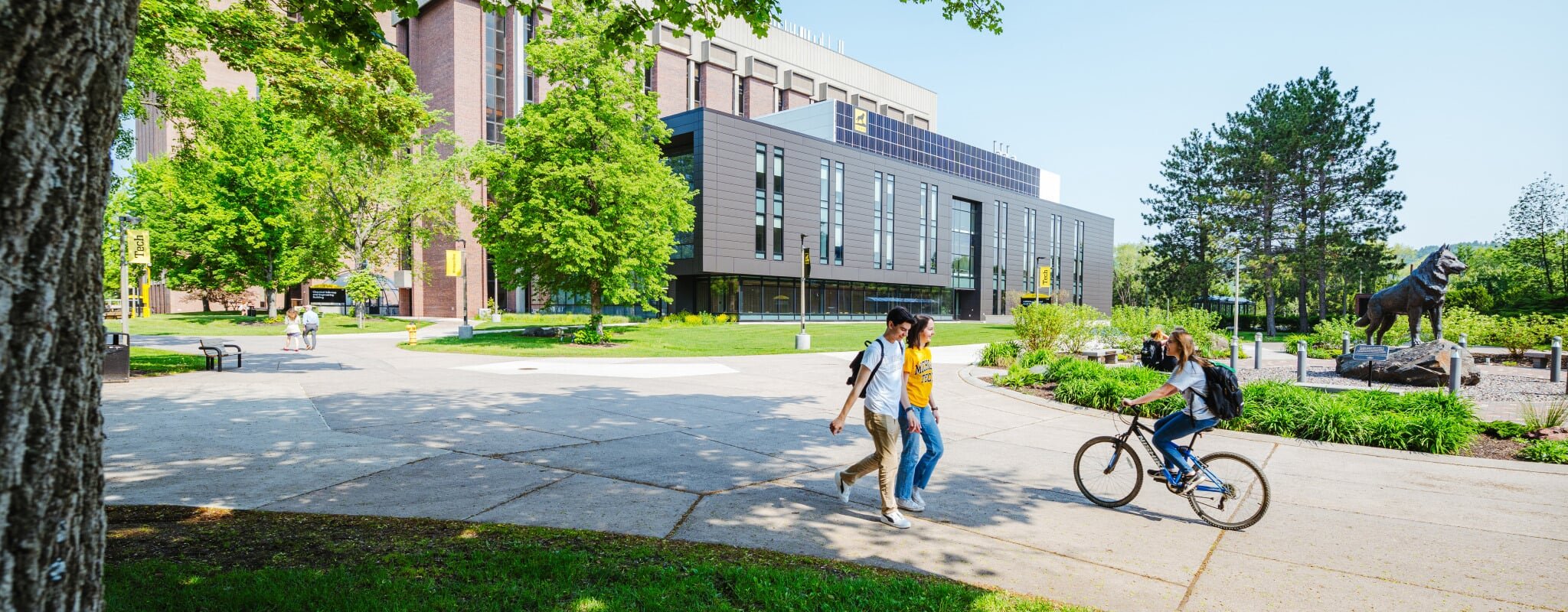 Students walking in the Husky Plaza on Michigan Tech