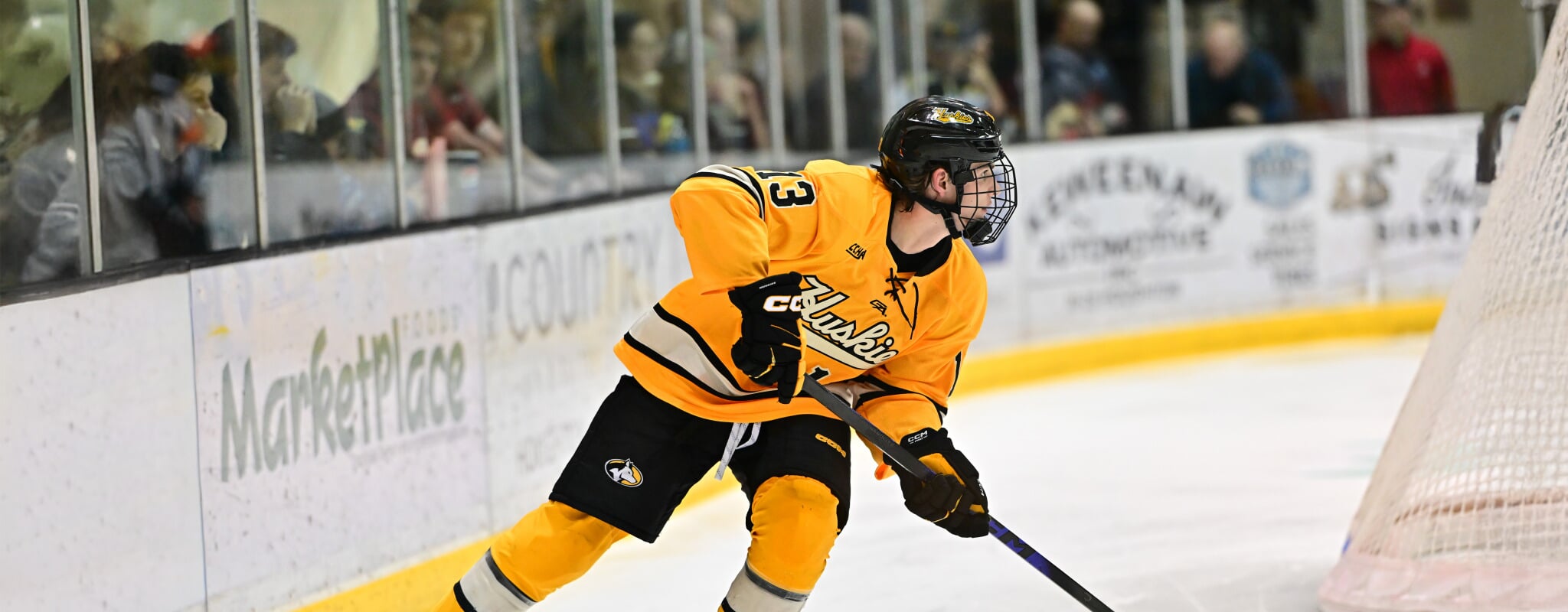 Michigan Tech hockey player on the ice