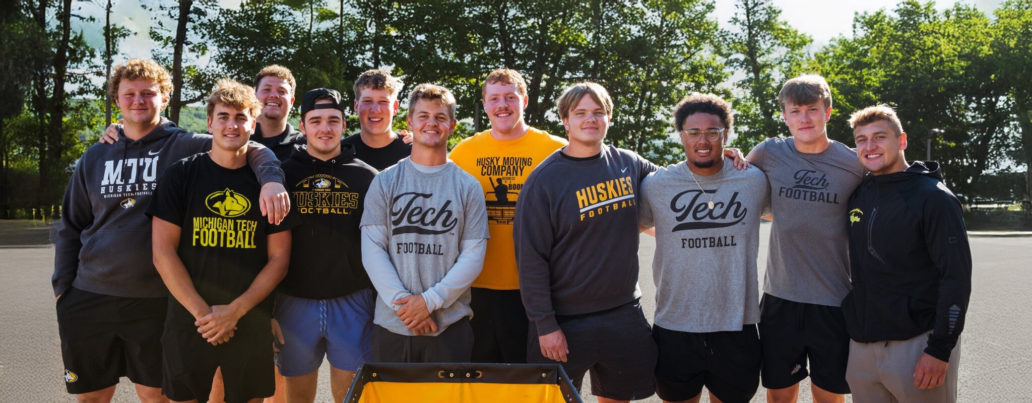 Michigan Tech's football team helps out with move-in