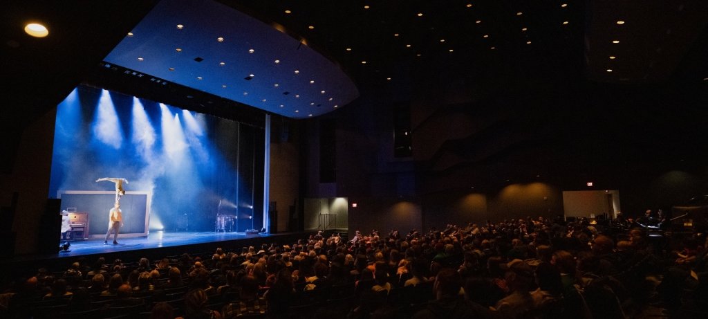 Flip Fabrique's Blizzard on the Rozsa Center Stage