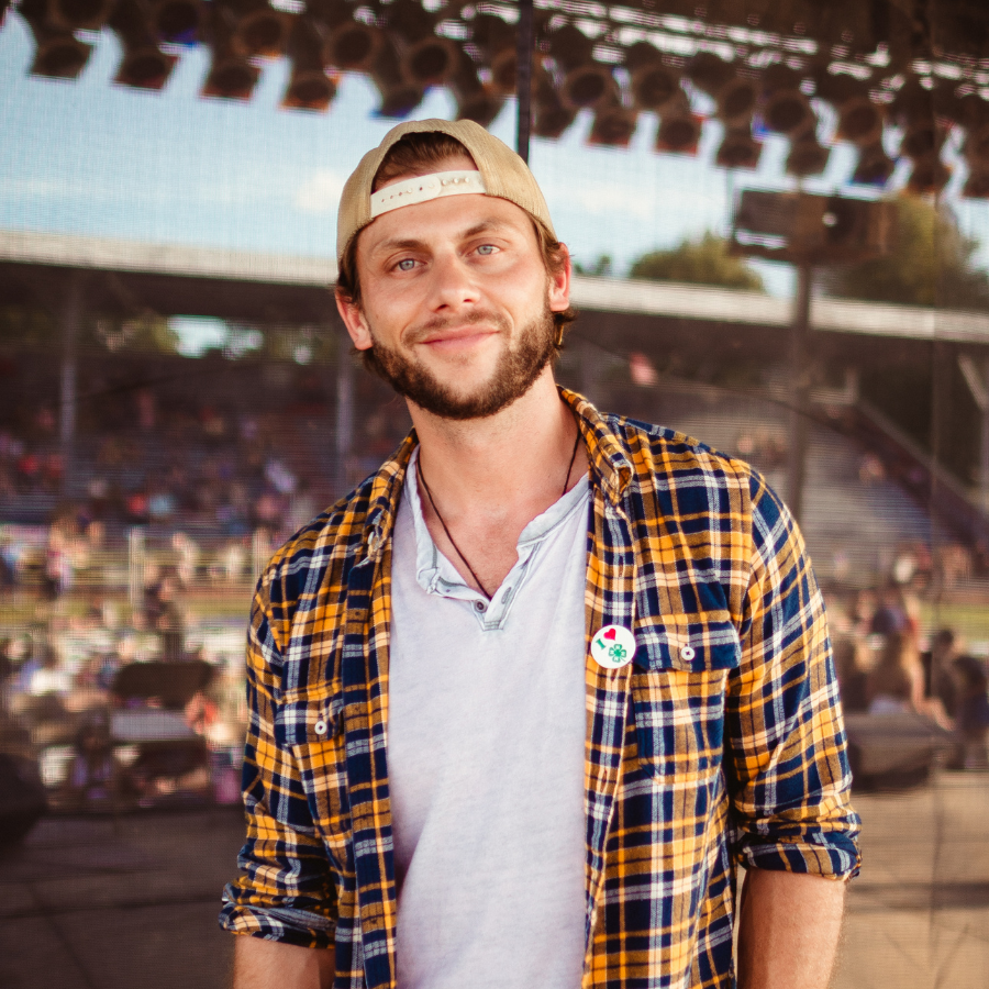Charlie Berens Headshot