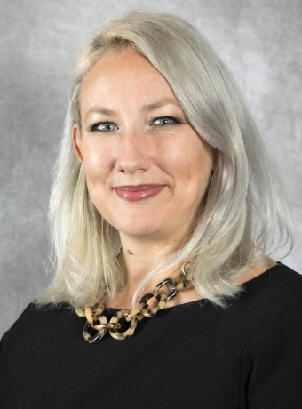Image of Sarah Carlson from the shoulder up