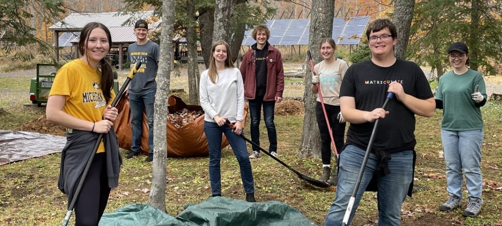 Students volunteering at Make a Difference Day