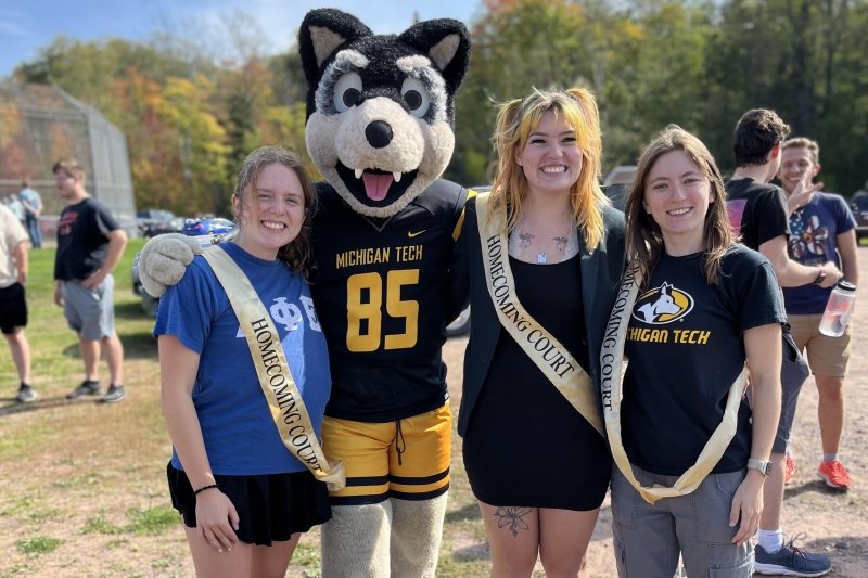 homecoming court 2