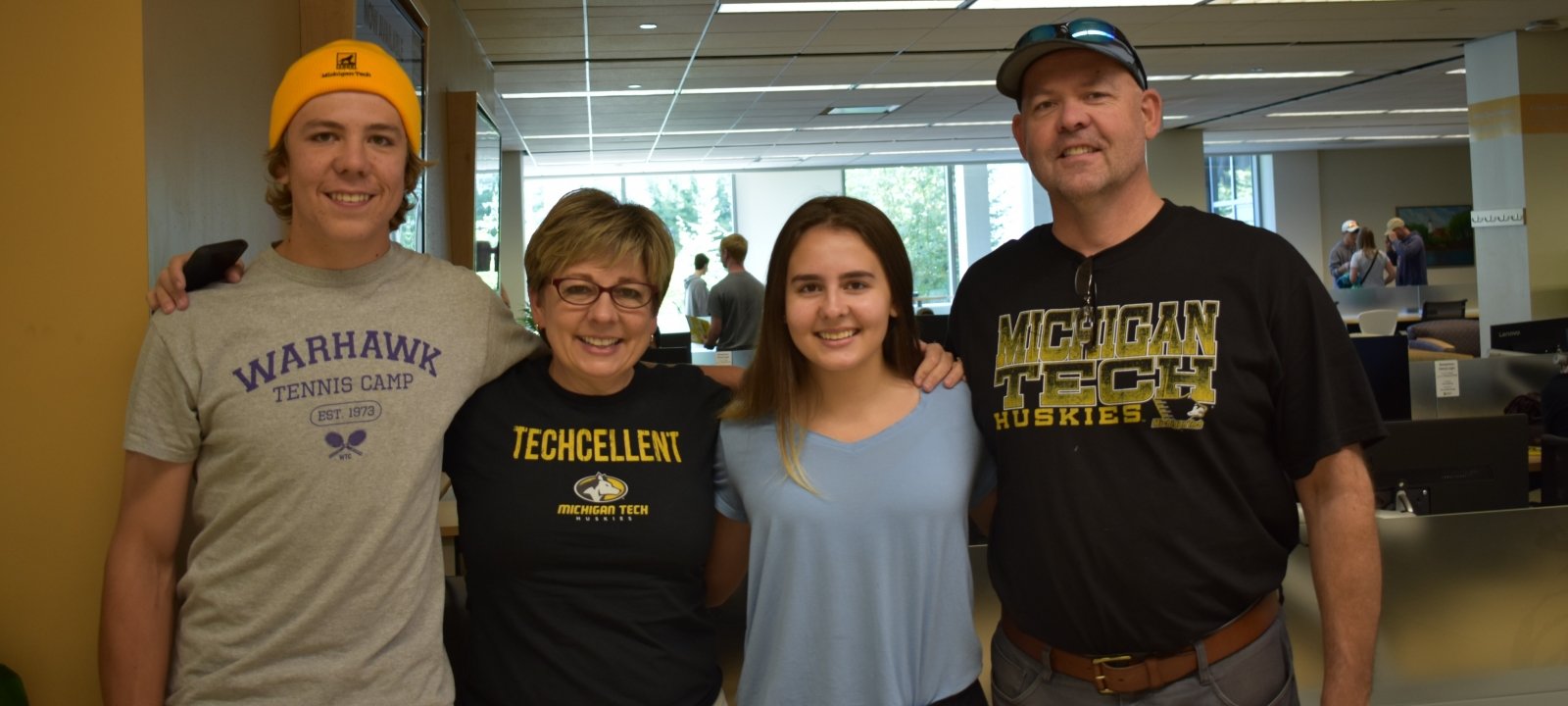 Student with parents at Orientation